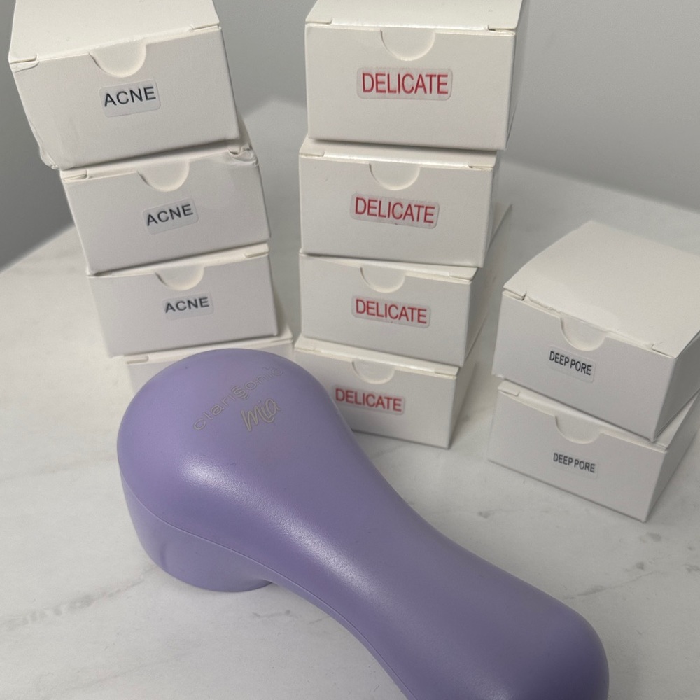 Clarisonic Mia Purple Facial Cleansing Brush with 10 unused heads - Picture 2 of 7